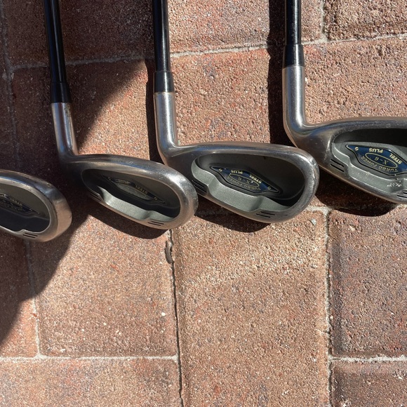 Turbo Power X6 Iron Set 9 Pc Set In Right Handed 
Graphite shafts - Picture 11 of 13